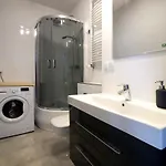 Traveller Апартаменты *